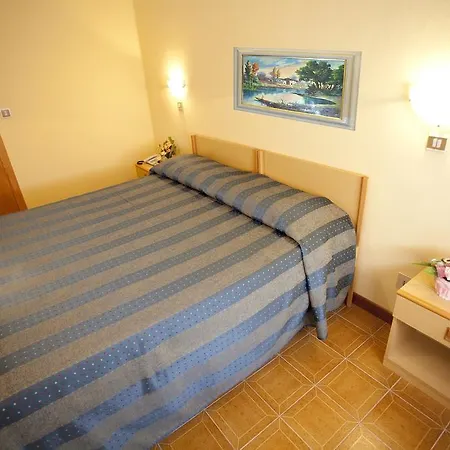 Hotel Moderna Parme