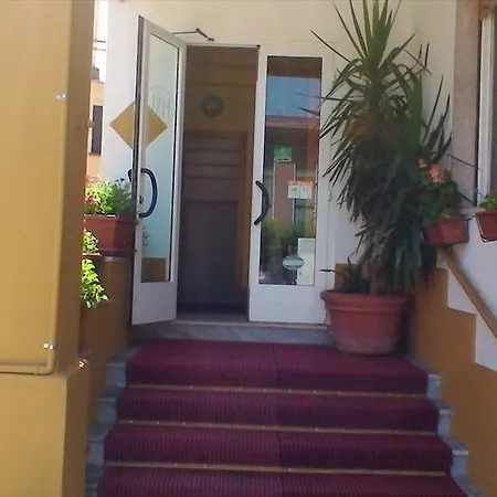 Hotel Moderna Parme