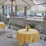 Moderna מלון 3*